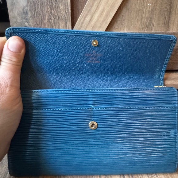 Louis Vuitton blue epi wallet - Picture 3 of 7